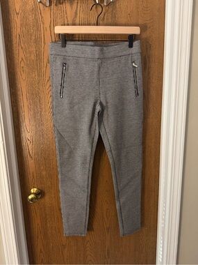 Ann Taylor gray houndstooth pants with zipper pockets, size M. NWT